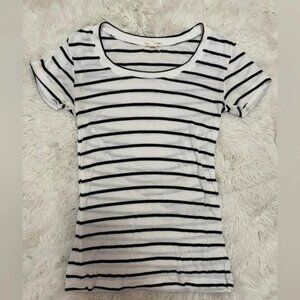 Zenana Outfitters white ad black stripped short sleeve tshirt size small